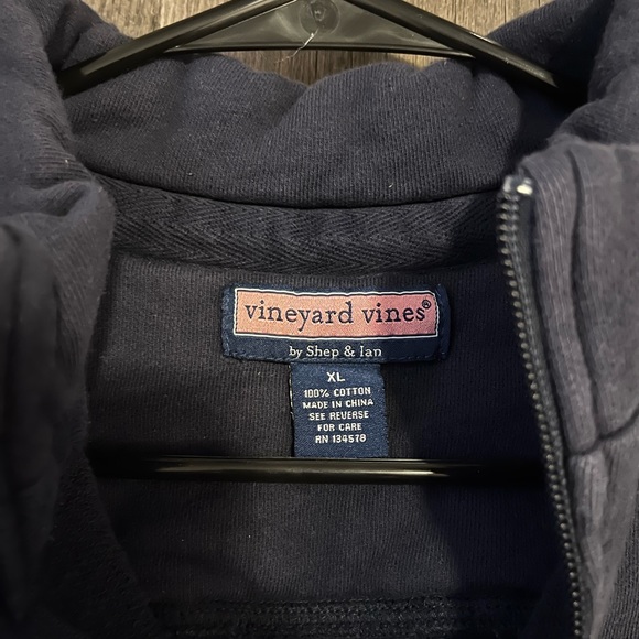 Vineyard Vines XL Navy Pullover - Picture 3 of 6